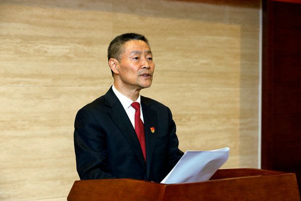 yp街机集团一届一次全委会选举出新一届辅导集体 斯泽夫当选yp街机党委书记